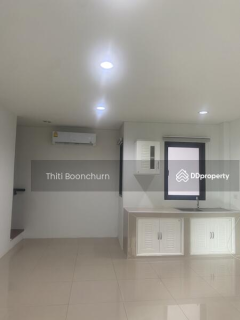 4-Bedroom Home/Office Near BTS On Nut, Sukhumvit Road