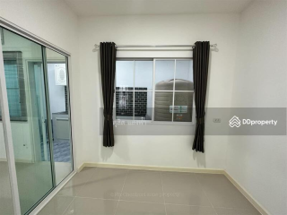 Fully Furnished 3-Bedroom Townhouse in Sena Viva Village, Si Racha
