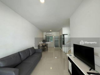 3-Bedroom Townhouse near St. Andrews School, Fully Furnished