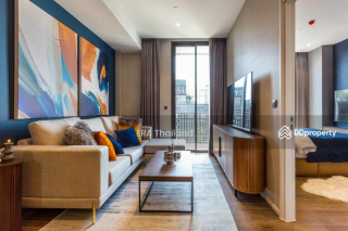Luxurious 1-Bedroom Condo at Muniq Langsuan, Prime Bangkok Location