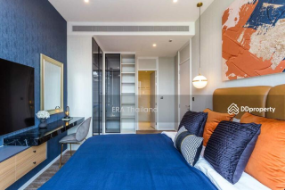 Luxurious 1-Bedroom Condo at Muniq Langsuan, Prime Bangkok Location