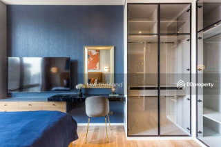 Luxurious 1-Bedroom Condo at Muniq Langsuan, Prime Bangkok Location