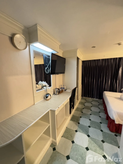Patong Social Hotel Studio Apartment - Compact Beach Living