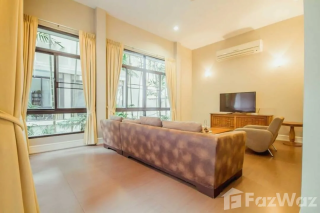 Просторий 4-спальний будинок на SW 38 Place, Пра Канонг