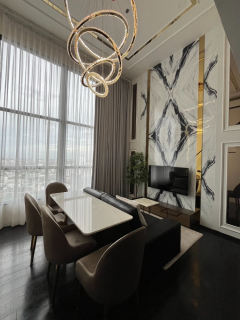 Luxurious 2 Bedroom Condo at BTS Thonglor, Modern Design