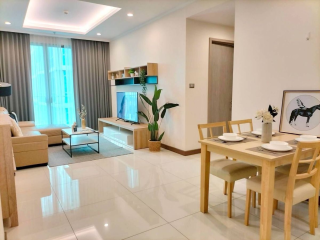 2 Bedroom Apartment with Bathtub on 11th Floor