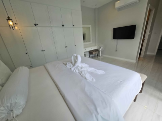 3 Bedroom Mountain View Villa with Private Pool