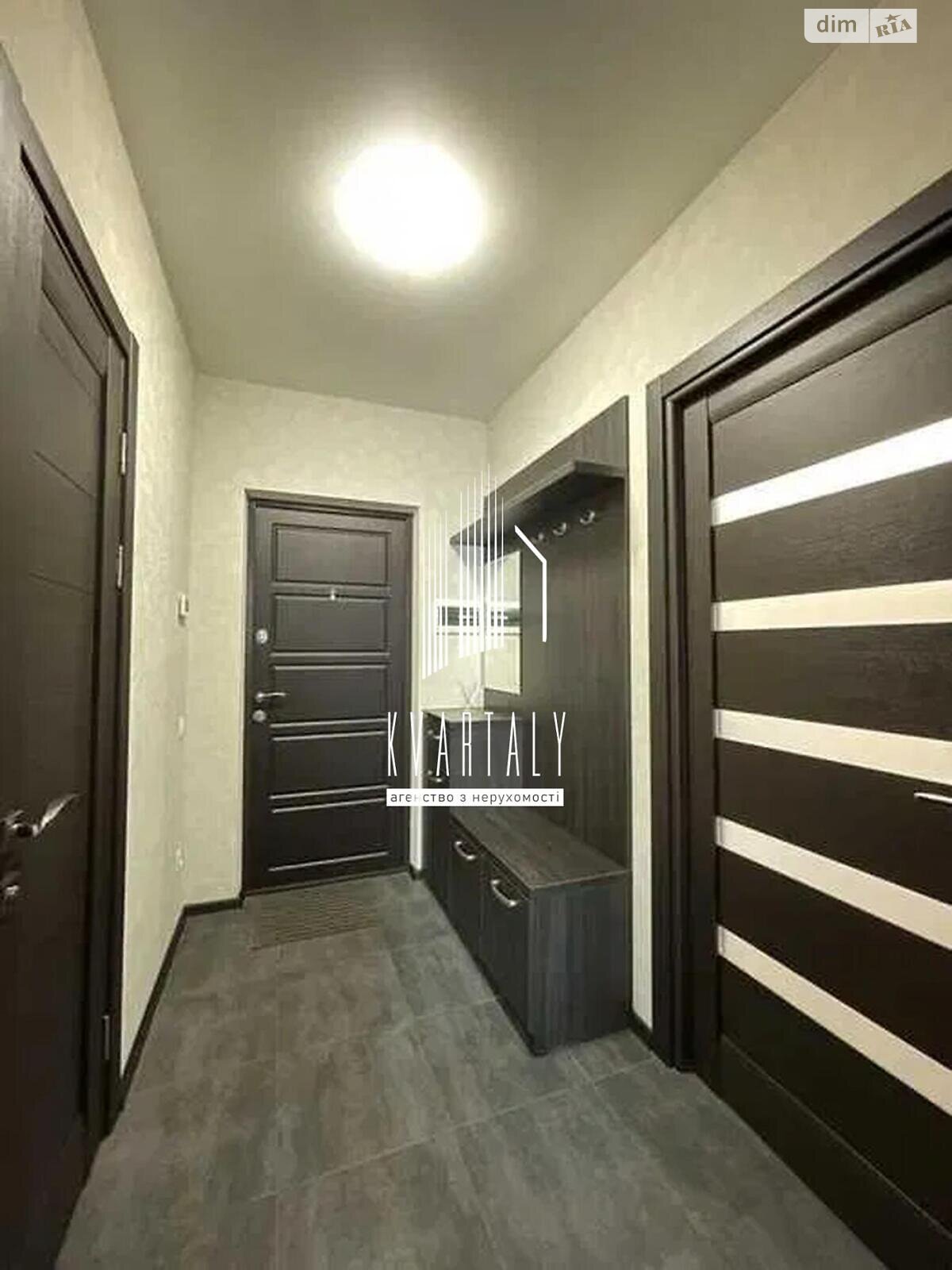 1-Bedroom Apartment in Kyiv, Sofia Rusova Street, Modern Renovation