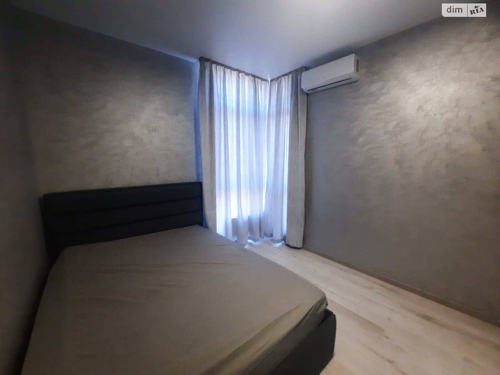 1-bedroom apartment in 60 Zhemchuzhina Complex near Krasnov Street