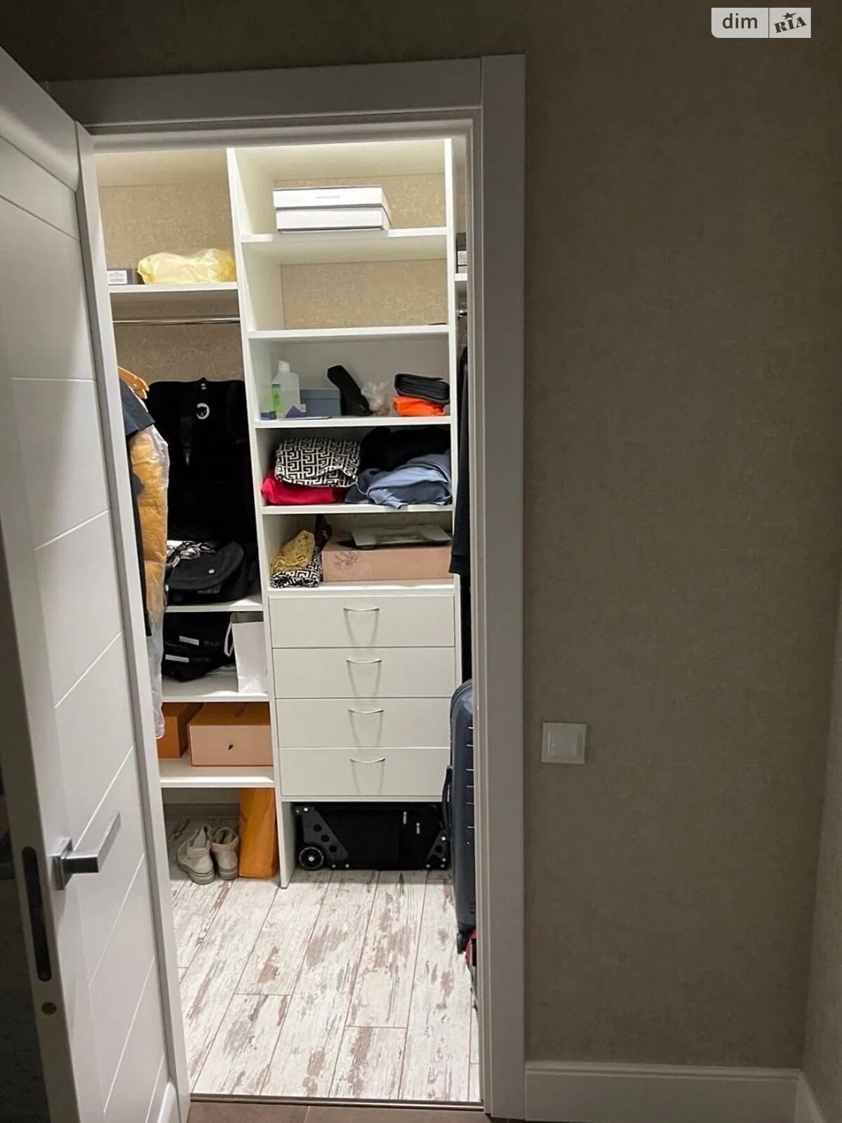 Stylish Apartment on Right Bank, Near Metro and Parks