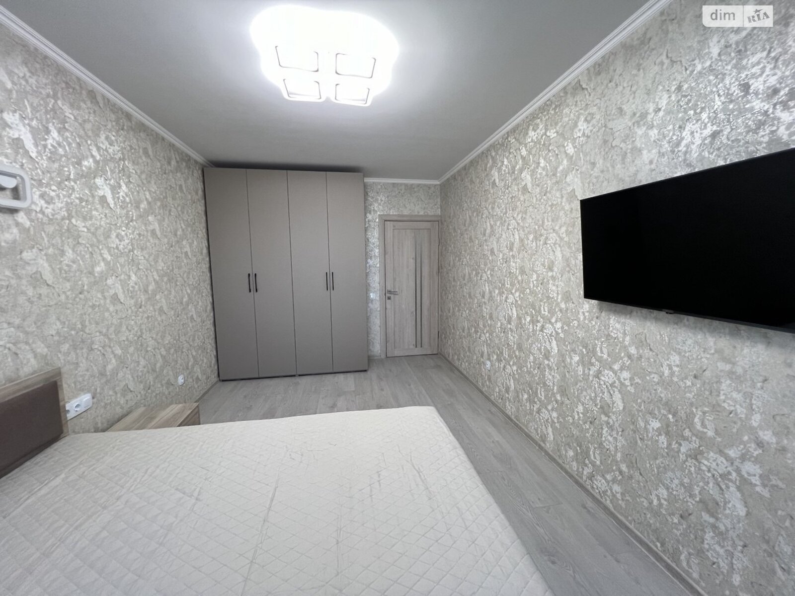 1-Bedroom Apartment with Modern Design and Full Appliance Set