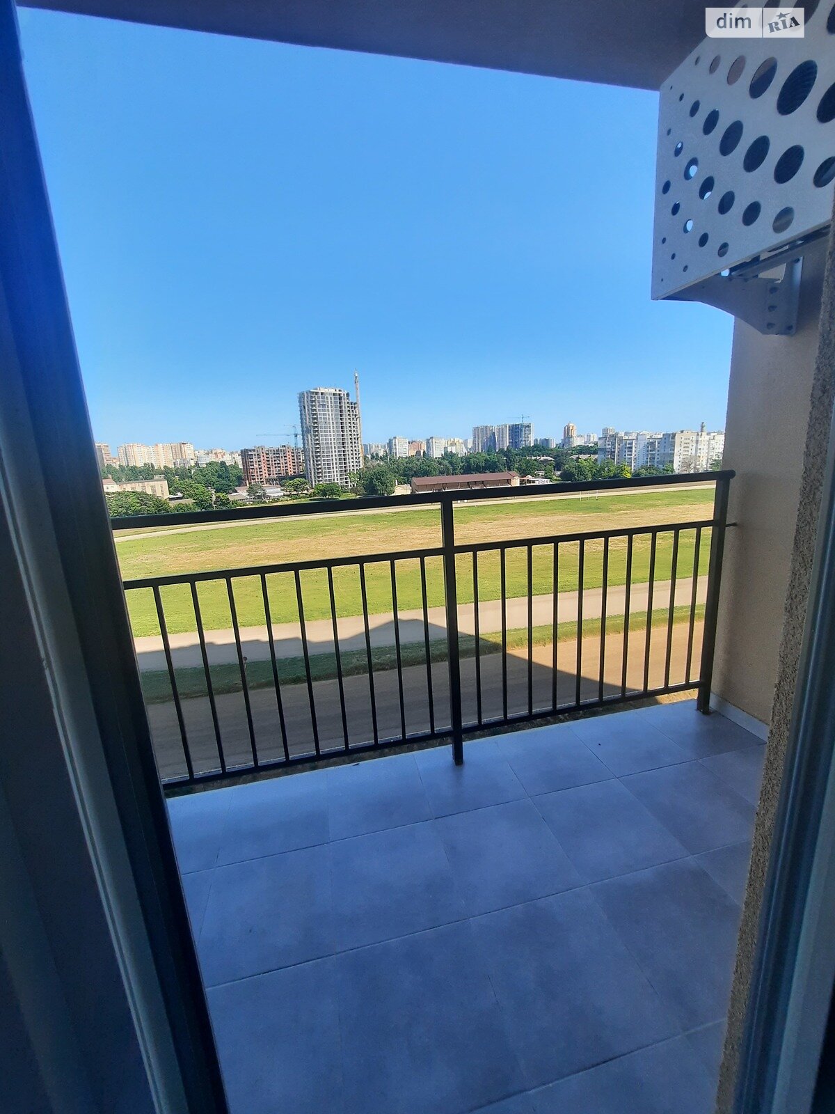 1-bedroom apartment in 60 Zhemchuzhina Complex near Krasnov Street