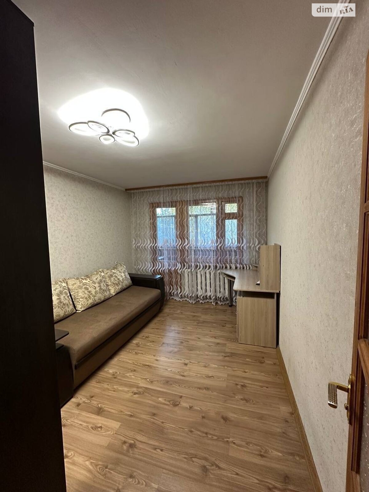 Two-room apartment in central district, Alexander Pole Avenue