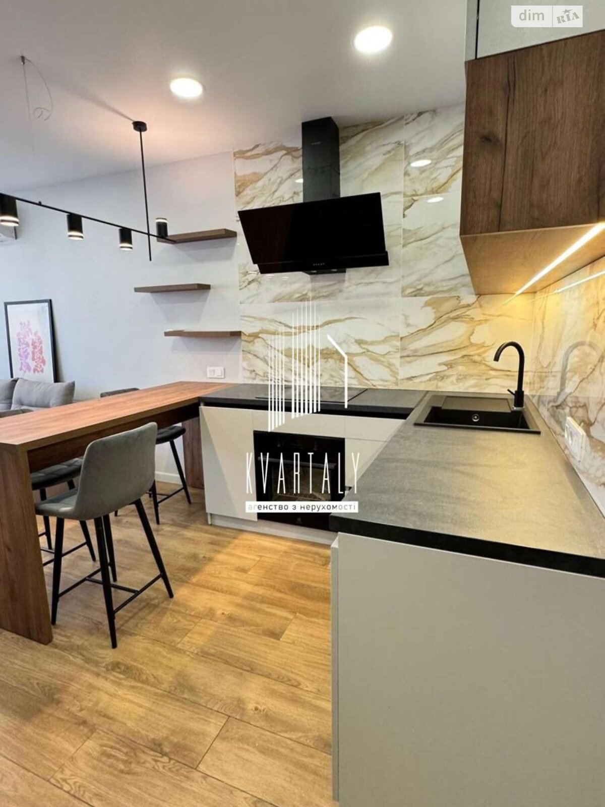 1-Bedroom Apartment with Designer Renovation on Mykilsko-Slobidska Street