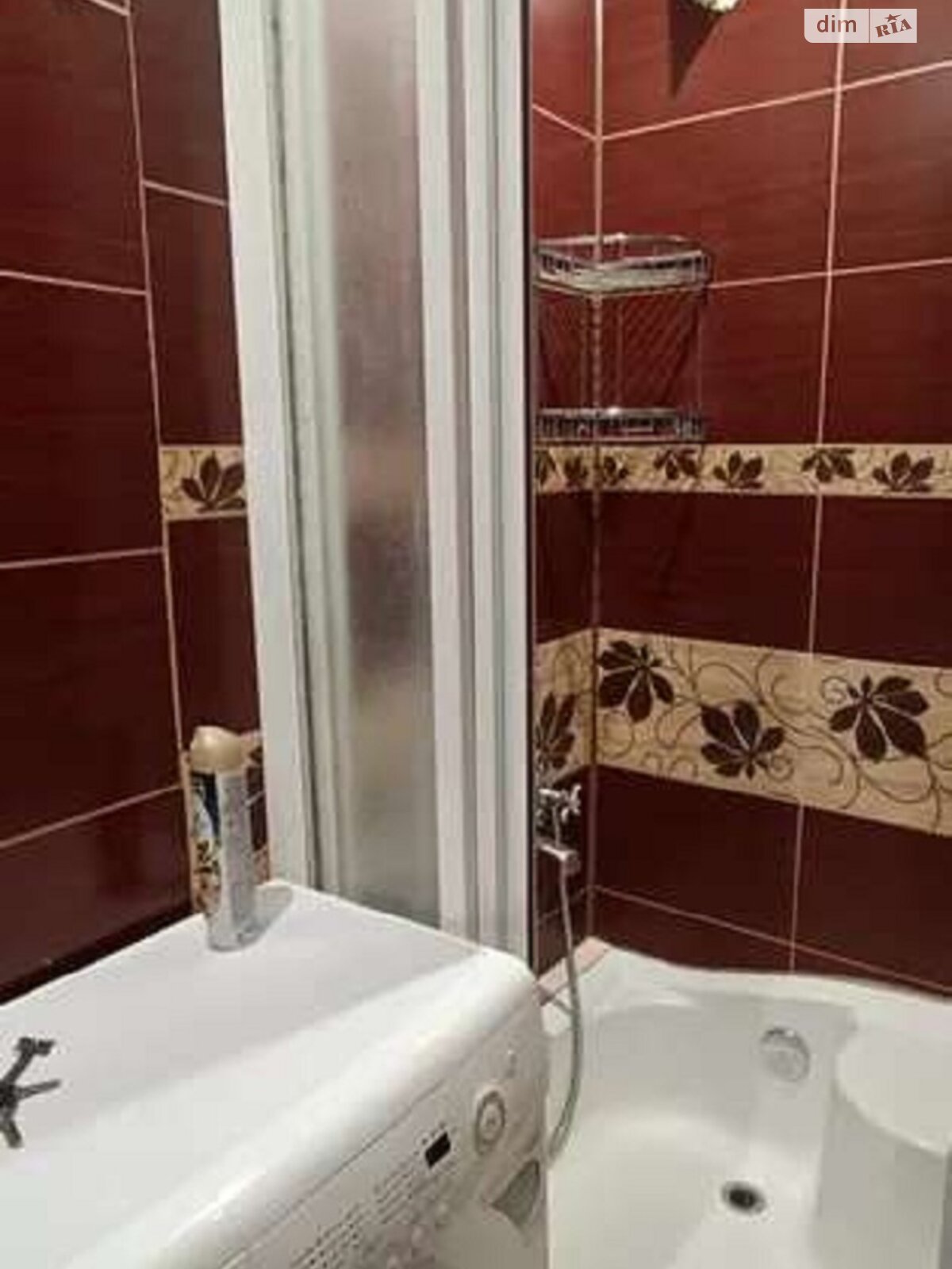 Cozy retro studio near Dorohozhychi metro with good repair