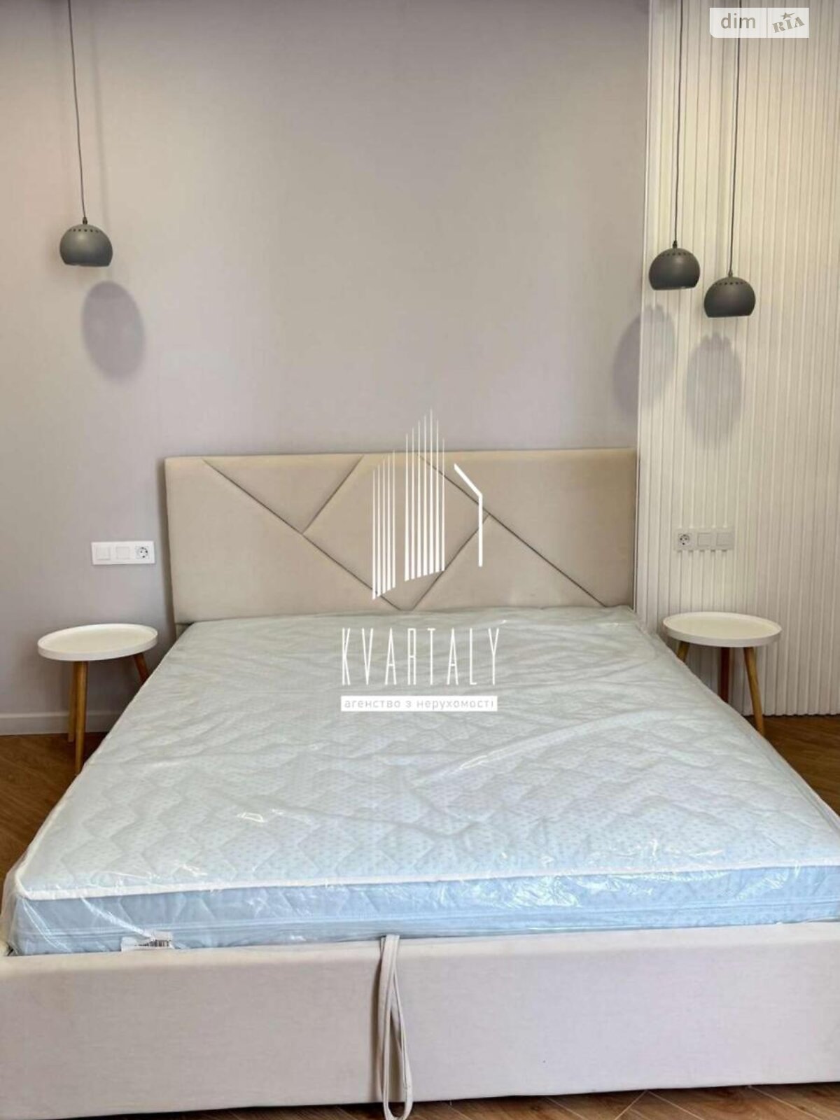 1-Bedroom Apartment with Designer Renovation on Mykilsko-Slobidska Street