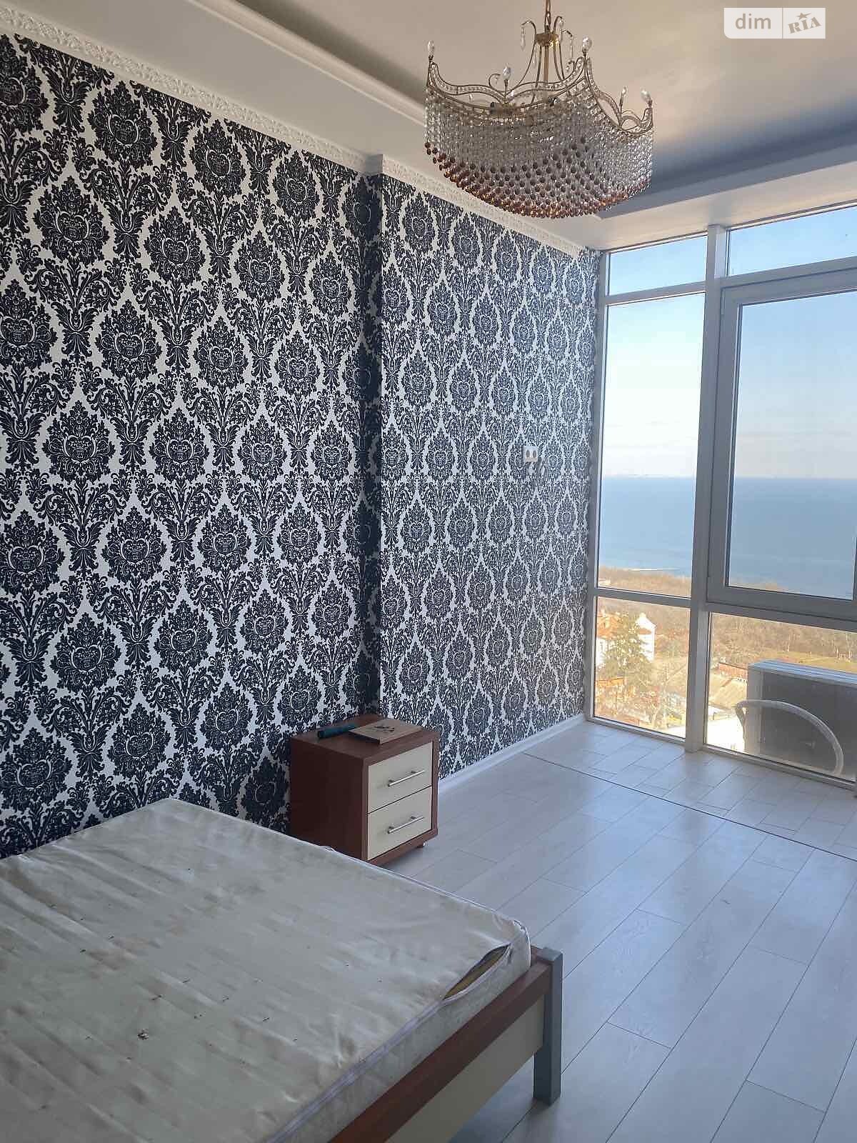 Two-bedroom apartment with sea view in Paris residential complex
