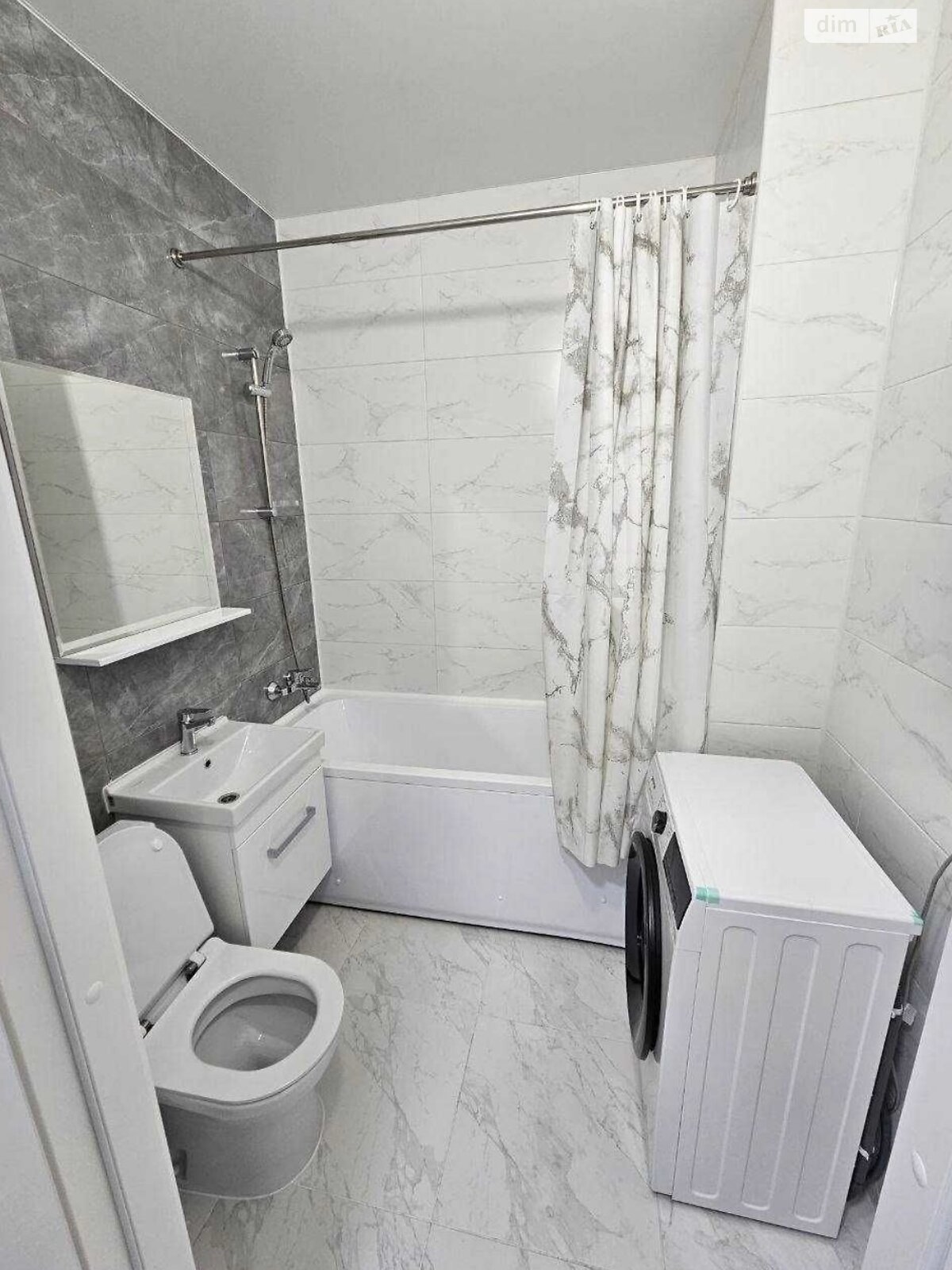 One-bedroom apartment in Luxemburg residential complex, long-term rental