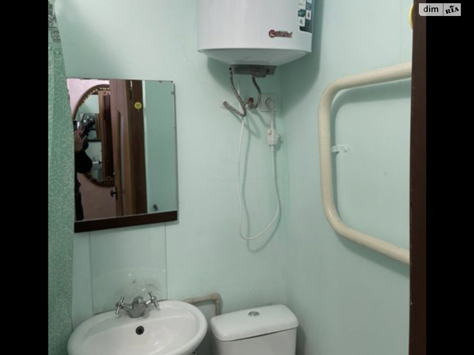 1-Room Apartment on Zakhidnyi, Compact City Living