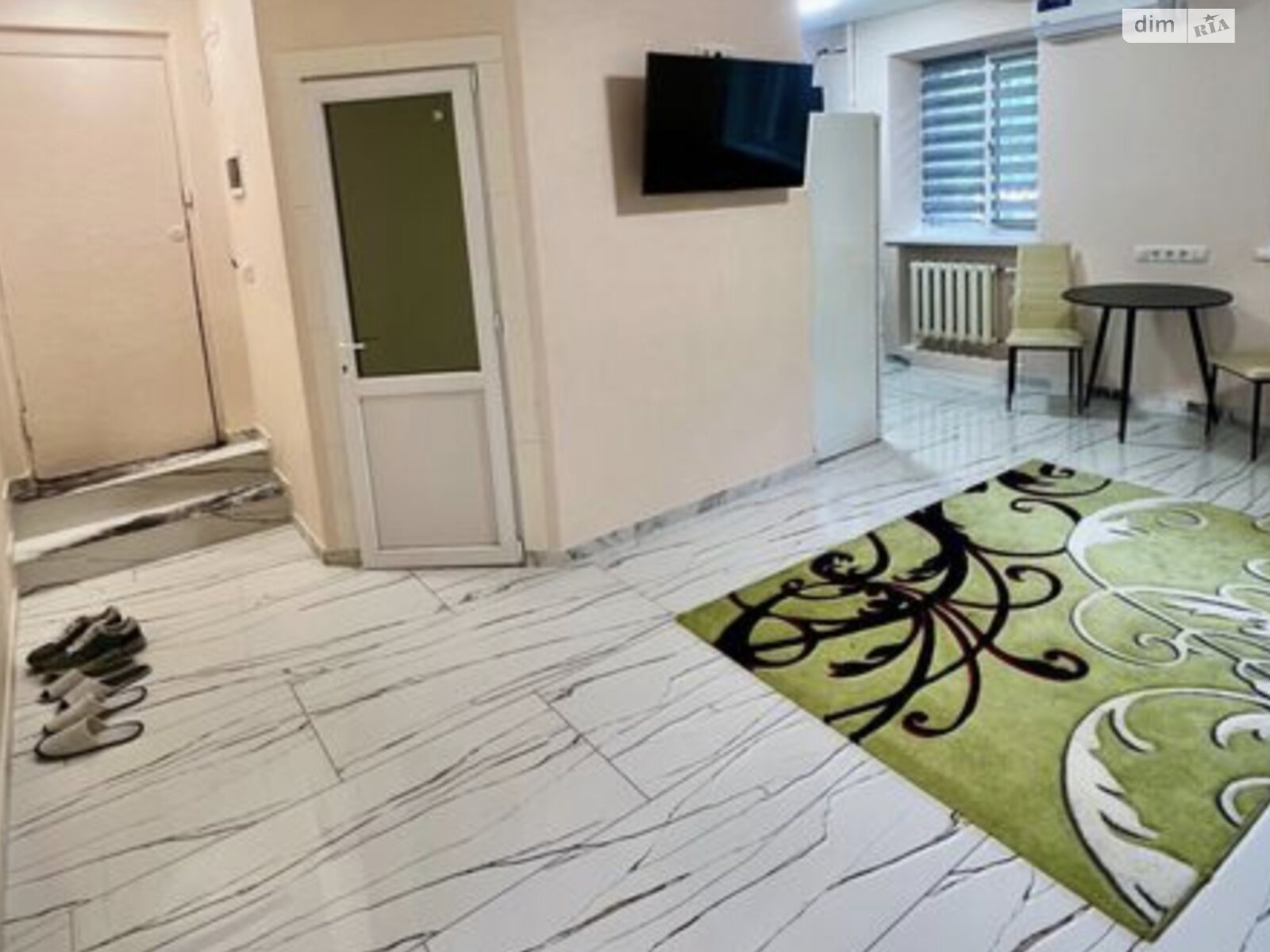 1-Room Apartment near P. Orlika and B. Khmelnitskogo Intersection