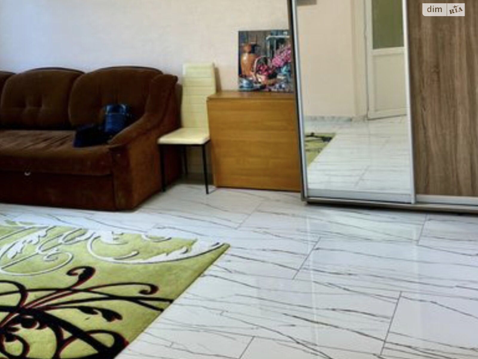 1-Room Apartment near P. Orlika and B. Khmelnitskogo Intersection