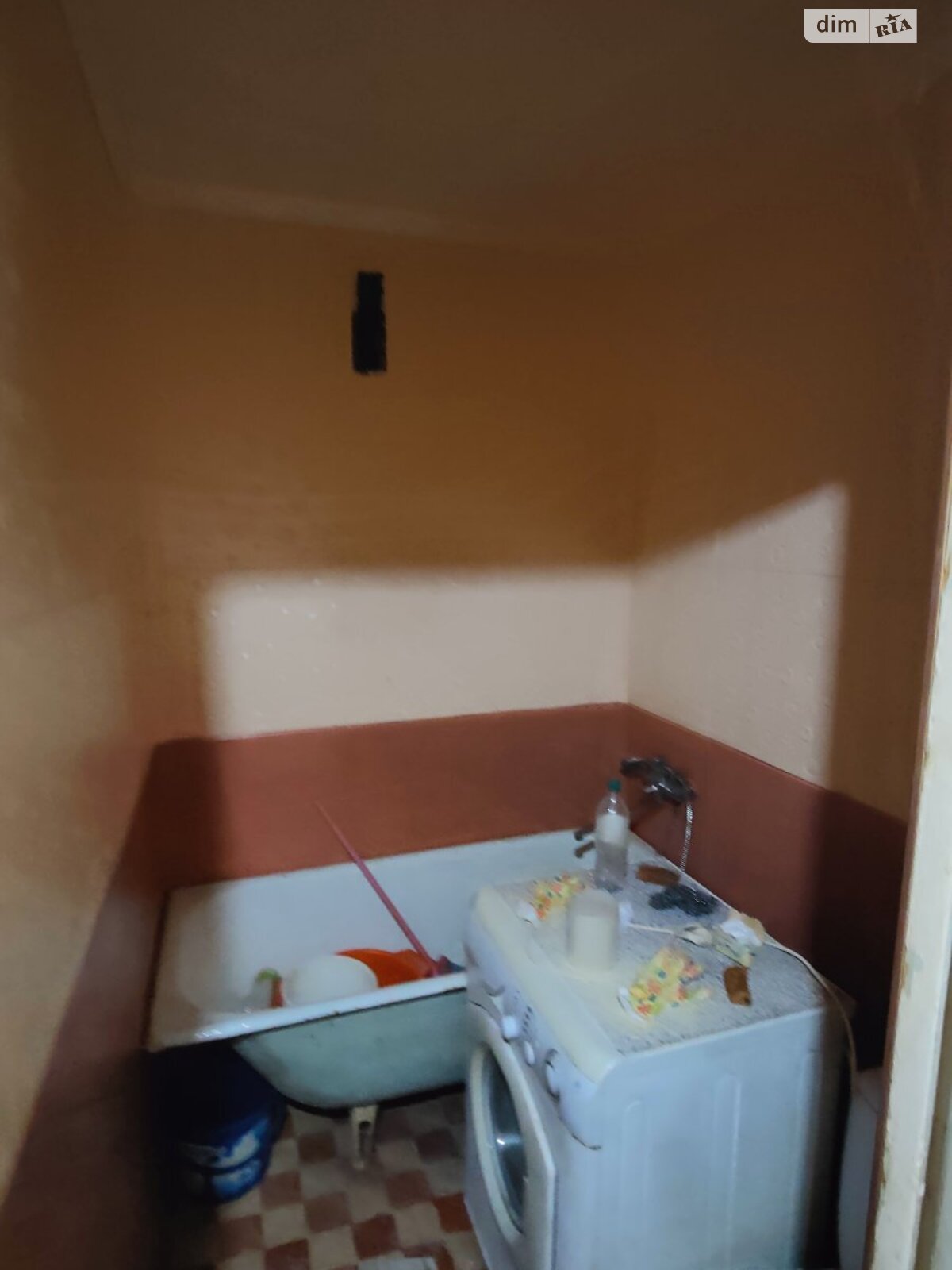 1-Room Apartment on Cheremushki, First Floor with Balcony
