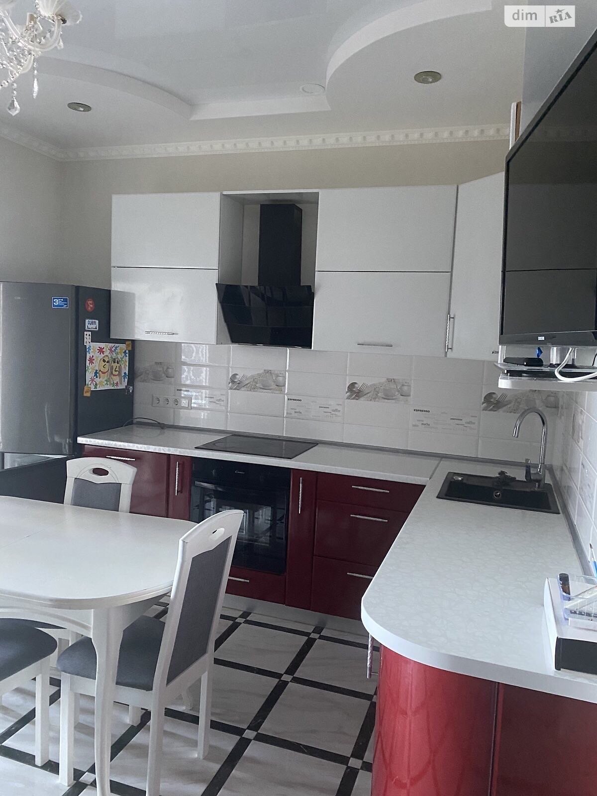 Two-bedroom apartment with sea view in Paris residential complex
