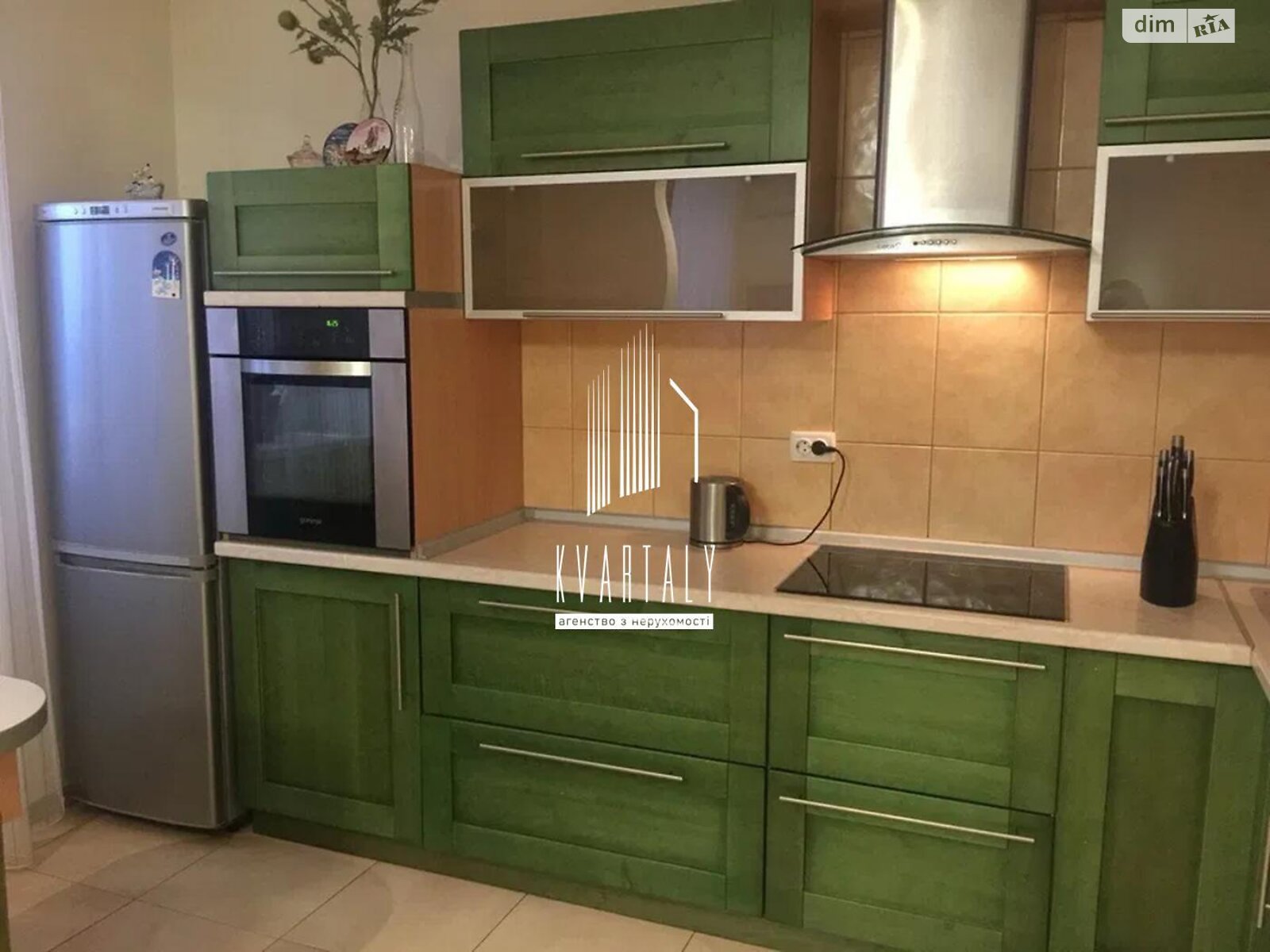 2-Room Studio Apartment on Yuriy Lytvytskyi Street