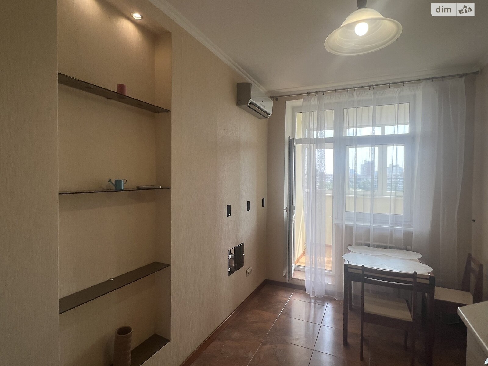 1-bedroom apartment on 8th floor of 25-story building