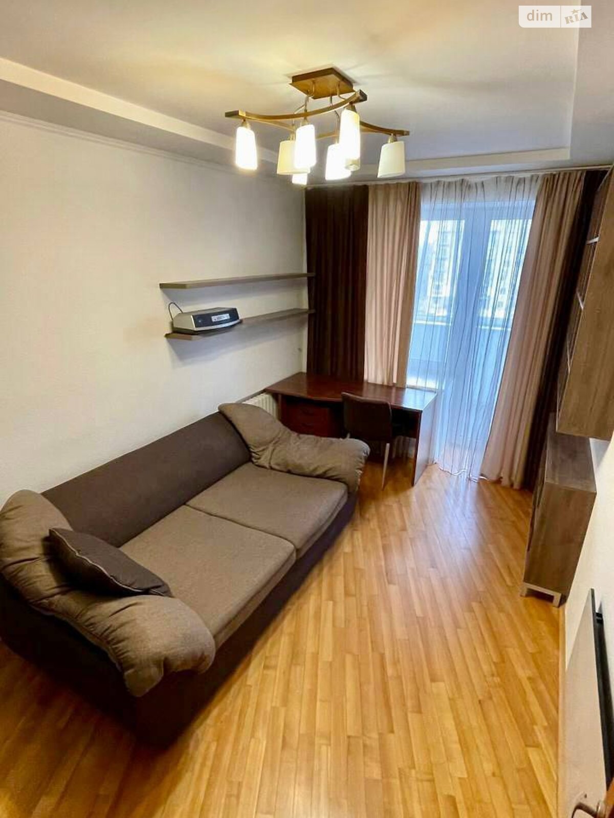 Long-term rental of a 3-room apartment on Verstatobudivelny Lane