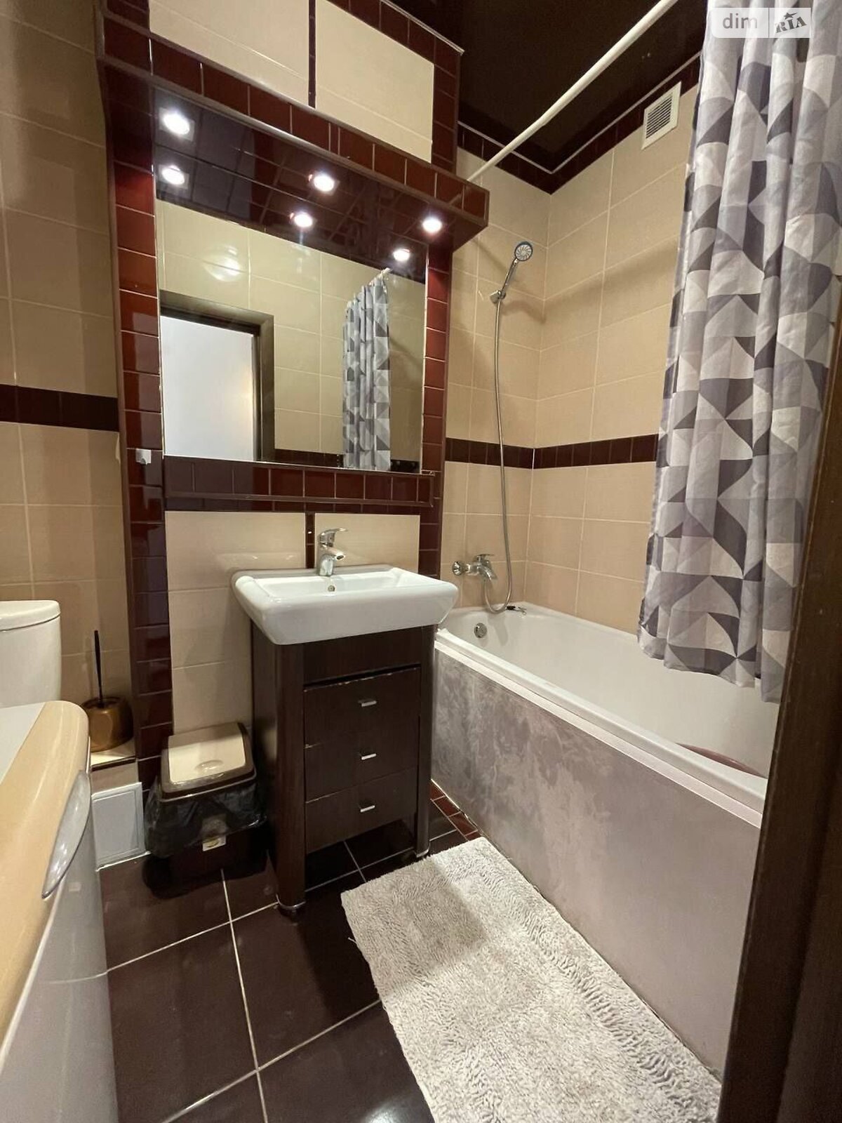 Two-room apartment with modern design on Chernovola Street