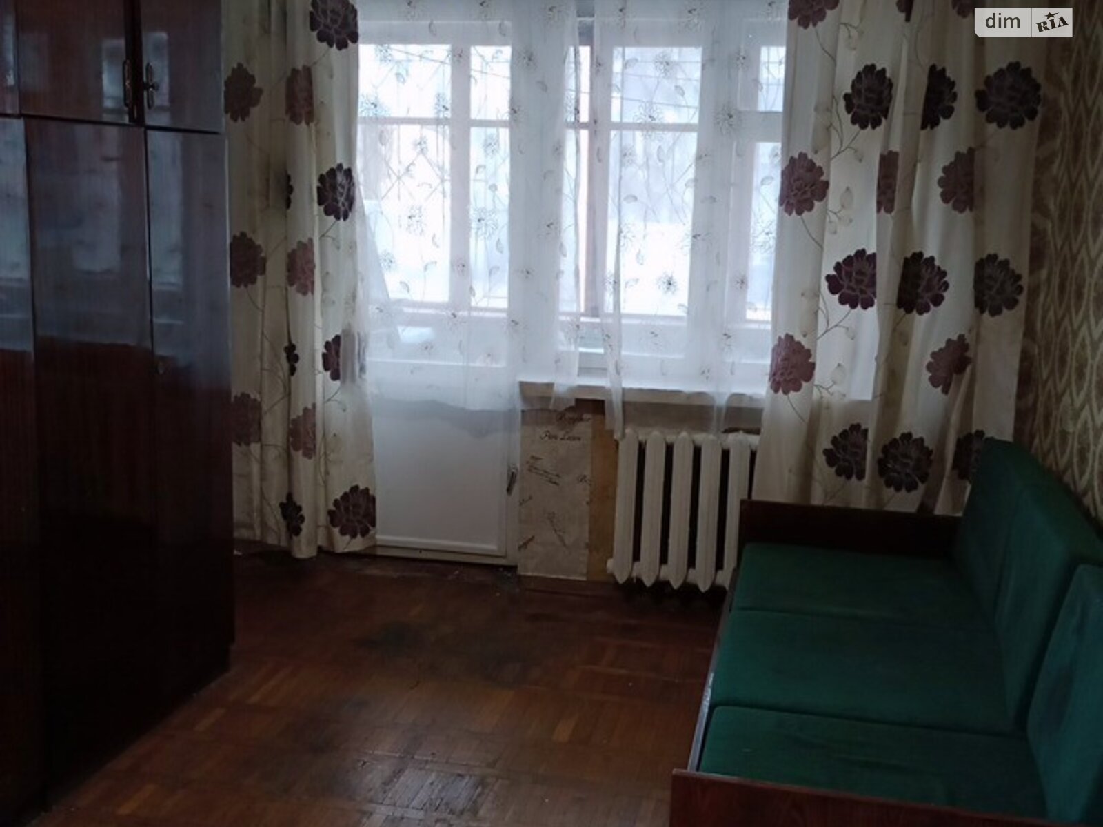 1-Room Apartment on Cheremushki, First Floor with Balcony