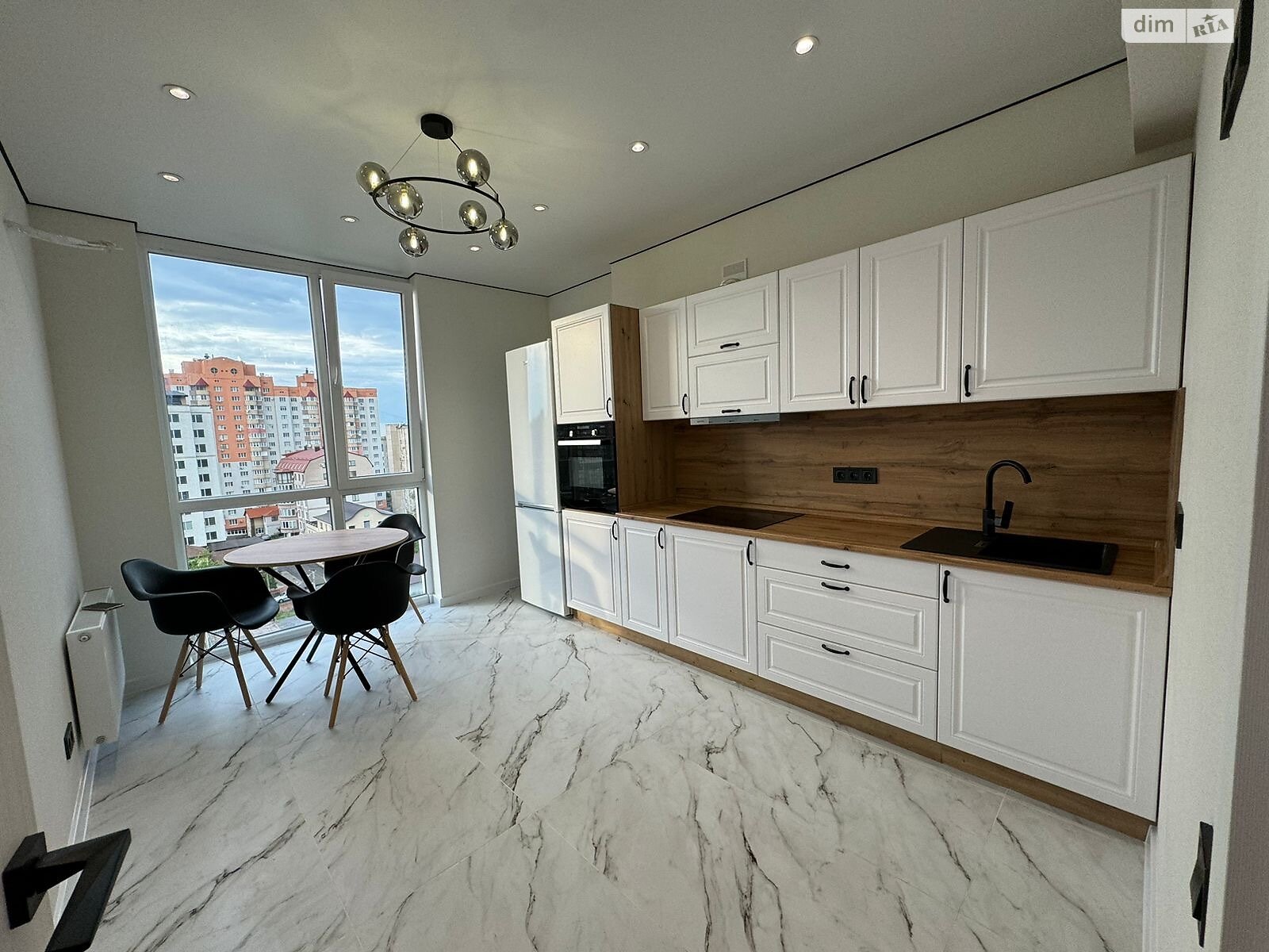 Bright and Cozy Apartment with Designer Interior