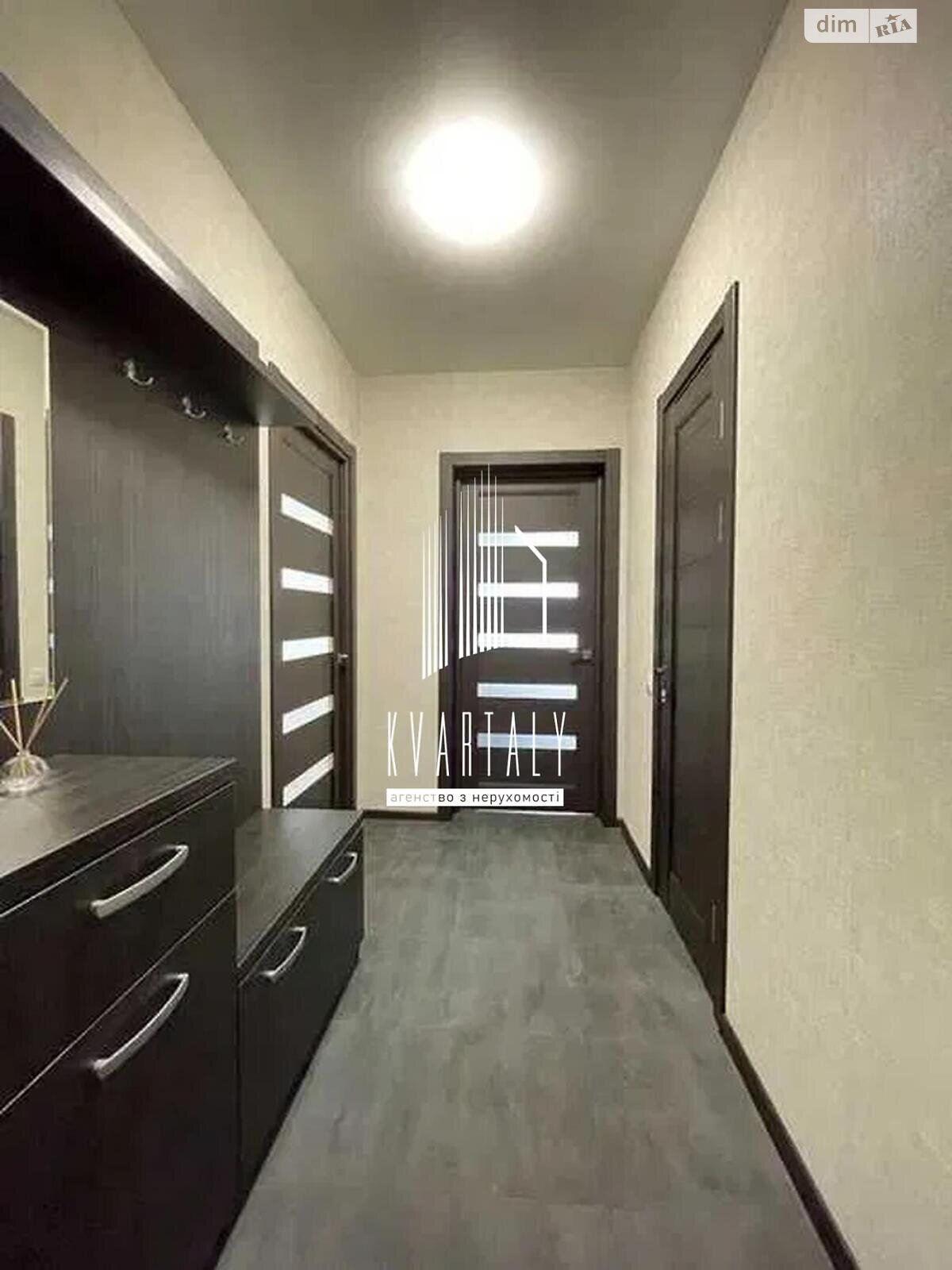 1-Bedroom Apartment in Kyiv, Sofia Rusova Street, Modern Renovation