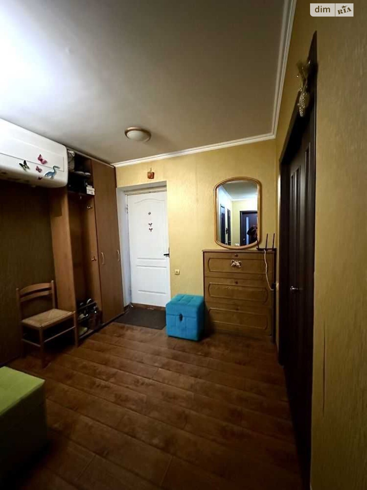 Spacious 2-Room Apartment in Residential Area with City View