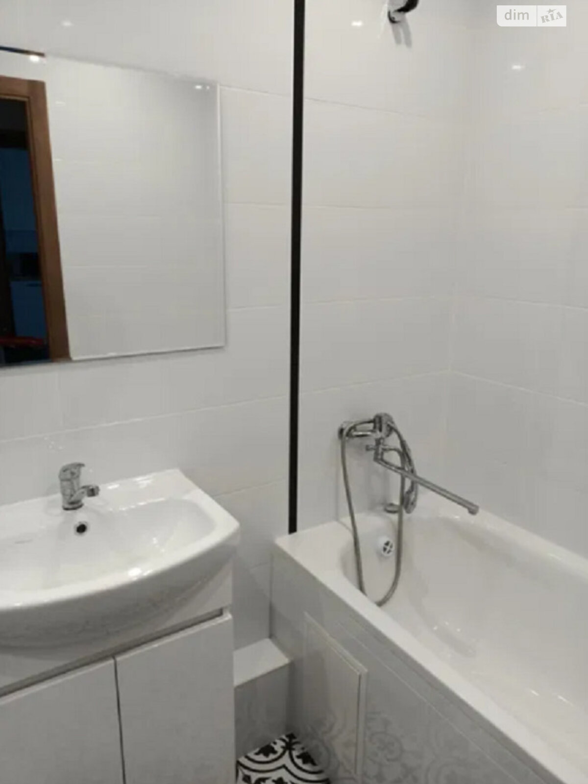 Modern 2-Room Apartment in ЖК Ревуцкий, Near Kharkivska Metro