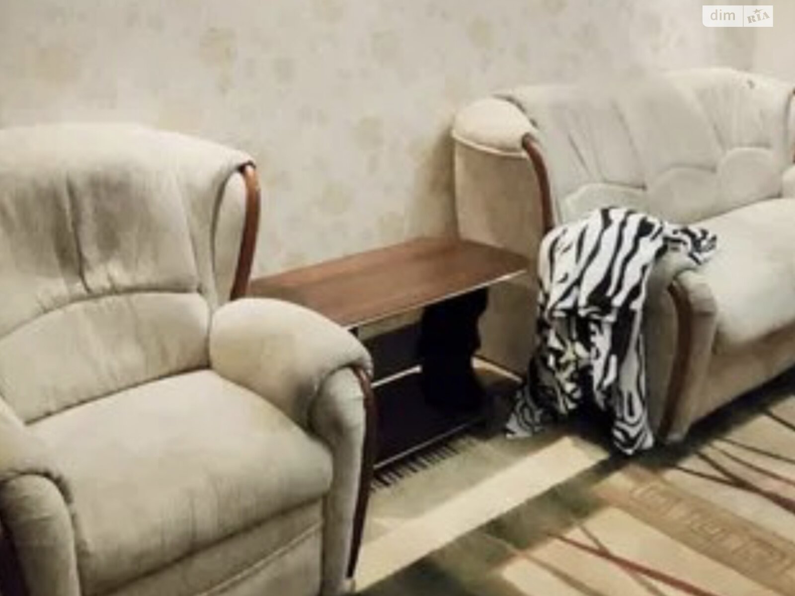 Spacious 1-bedroom apartment in city center near Passage