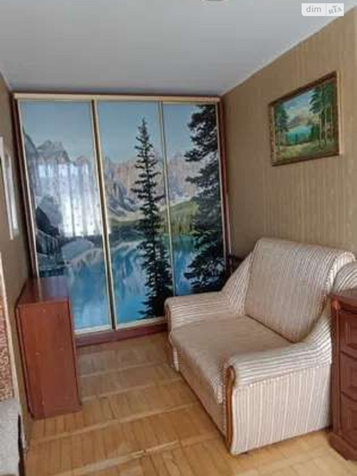 Cozy retro studio near Dorohozhychi metro with good repair