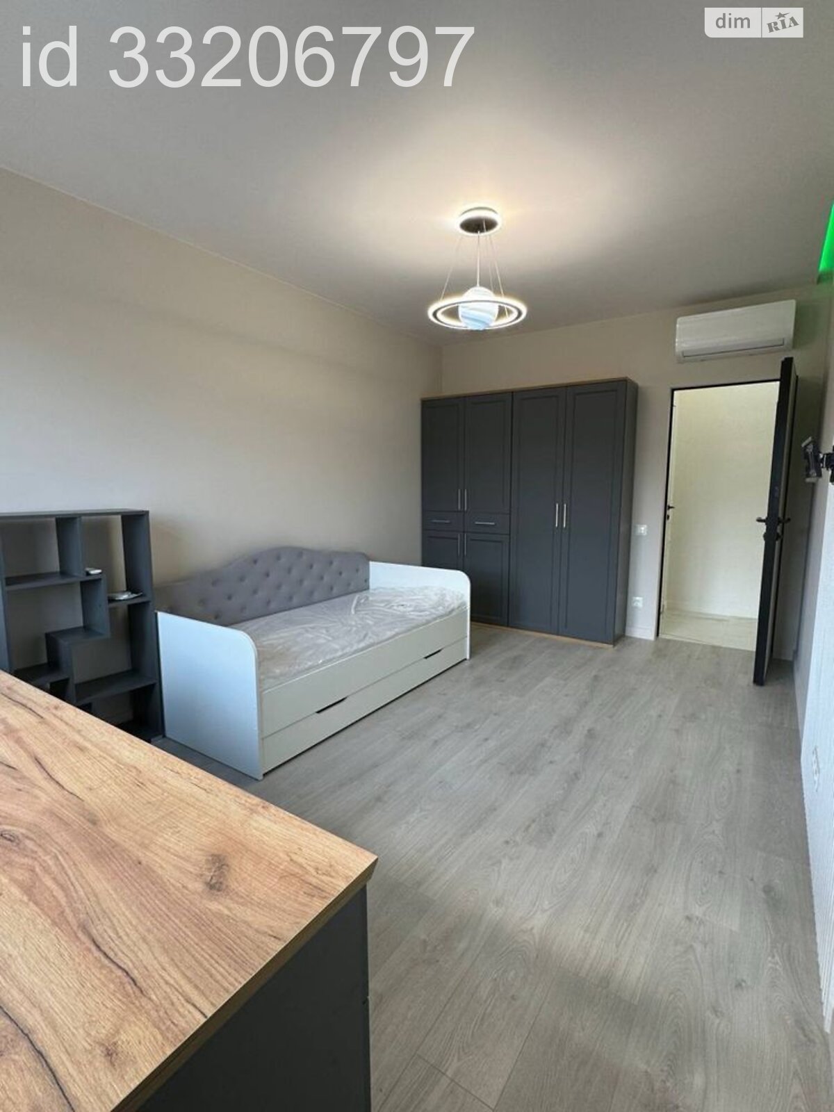 Luxury Apartment in Varshavsky Complex with Designer Renovation