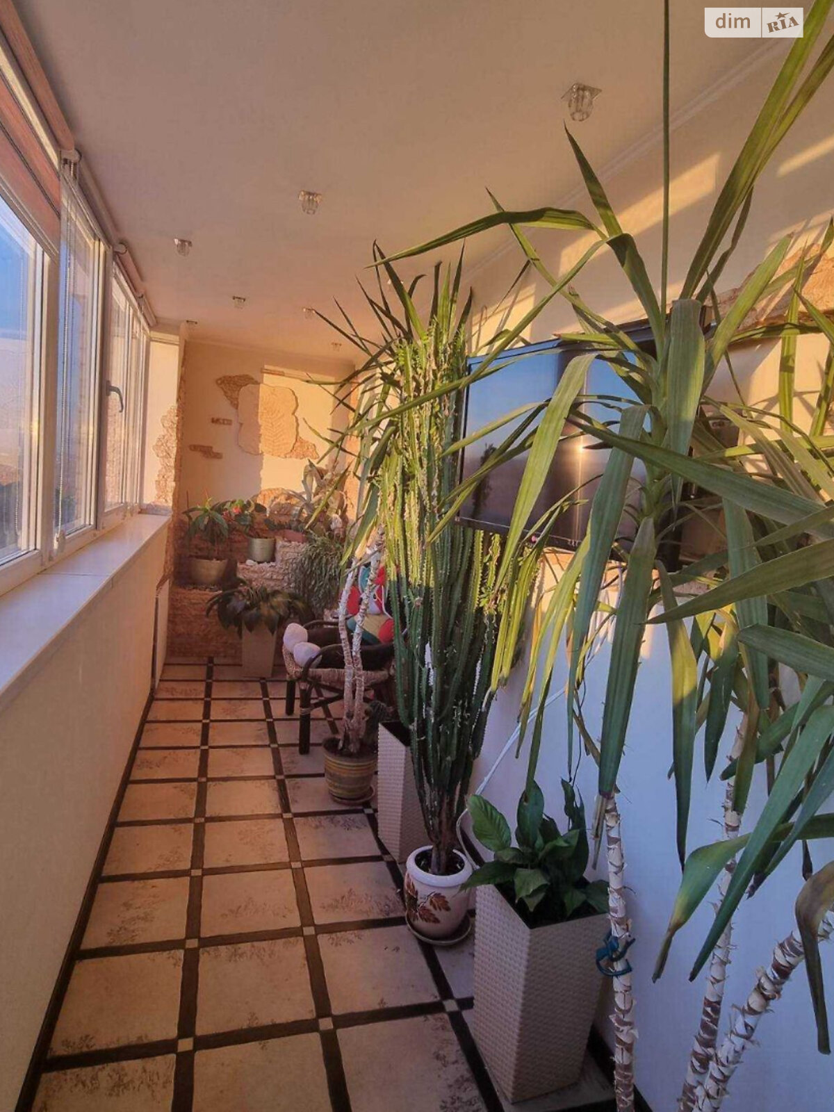 3-Room Apartment on Rabochaya Street, Convenient Location
