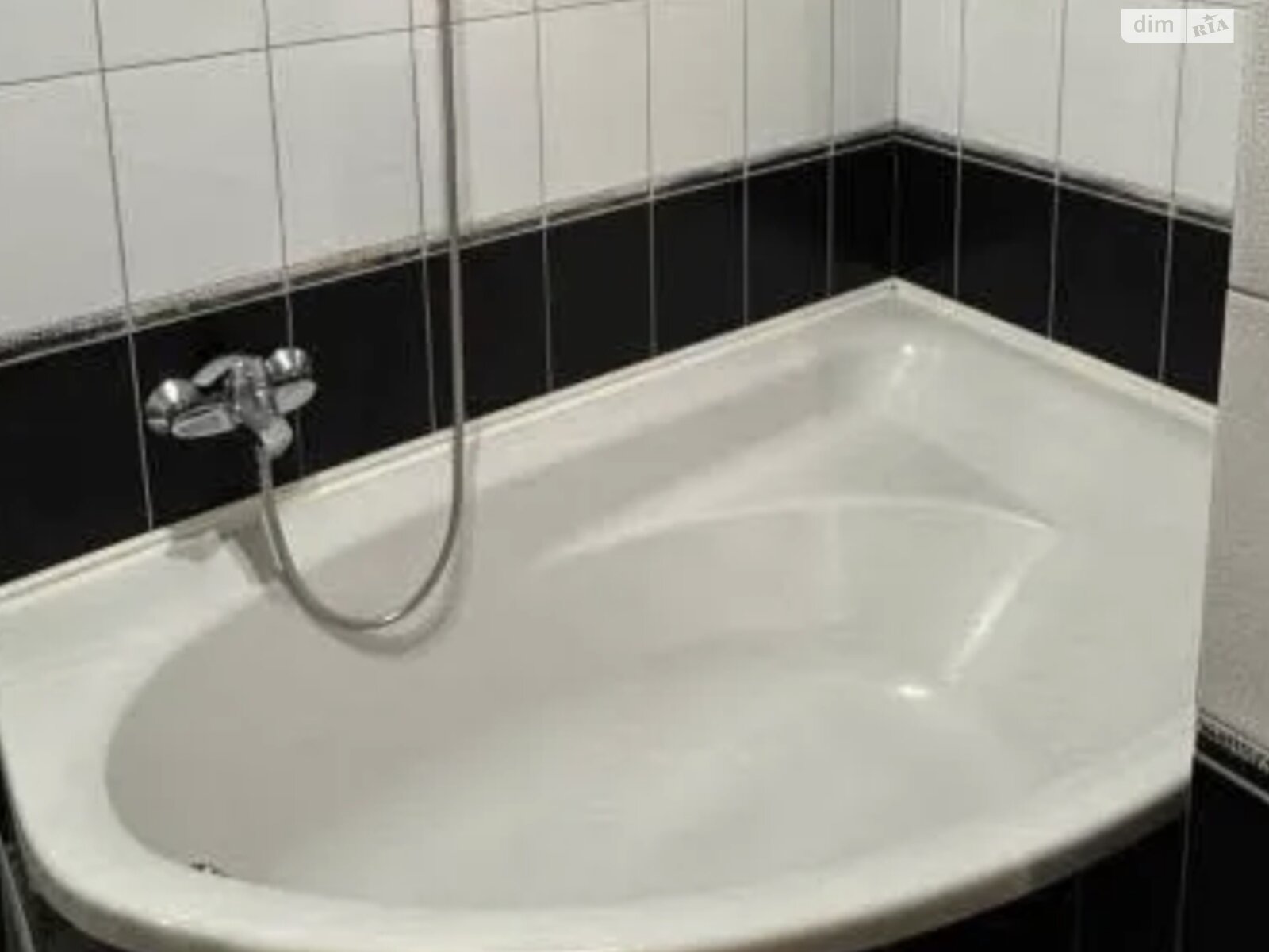 2-Room Apartment on Rabochaya 24, Near Antonovicha
