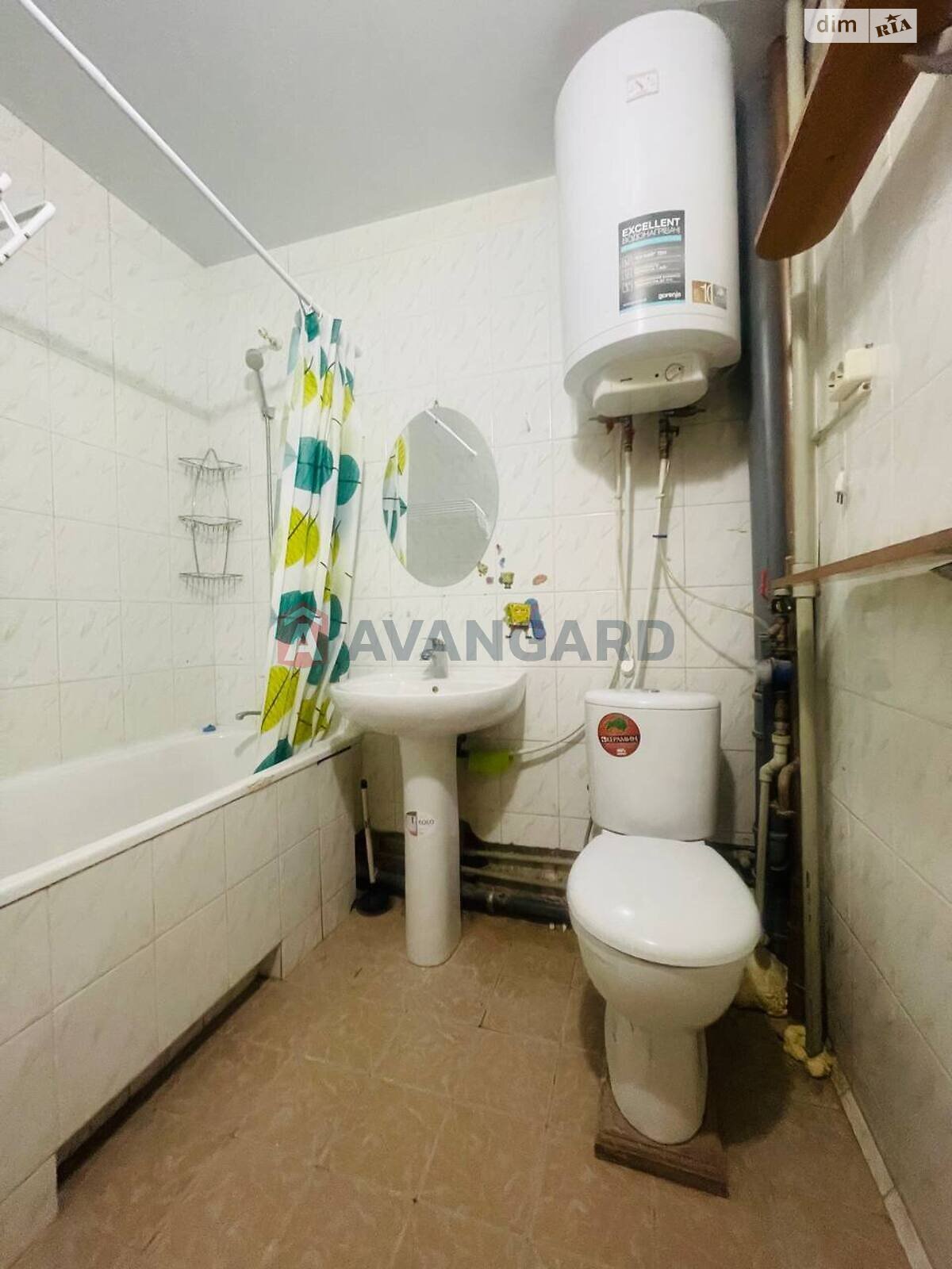 1-Bedroom Apartment at Peremoha-6 with River and Yacht Club View