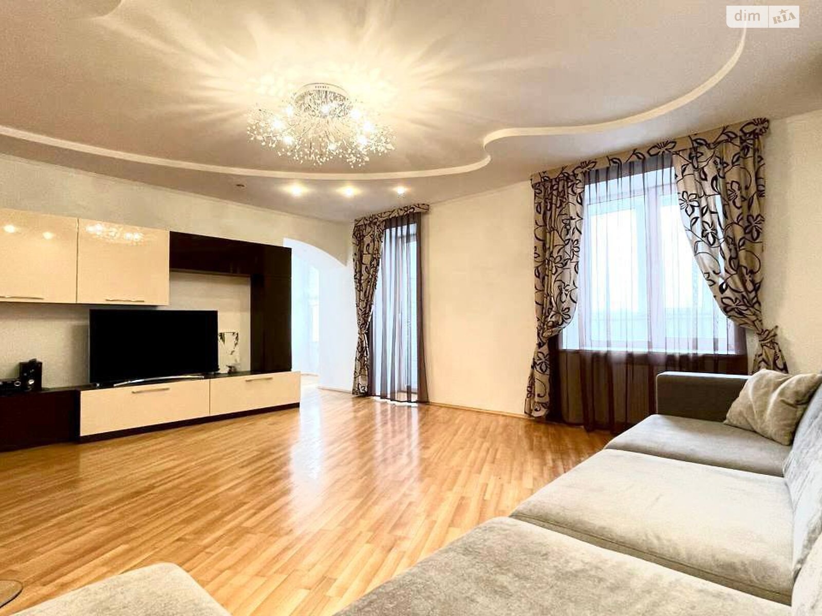 Long-term rental of a 3-room apartment on Verstatobudivelny Lane