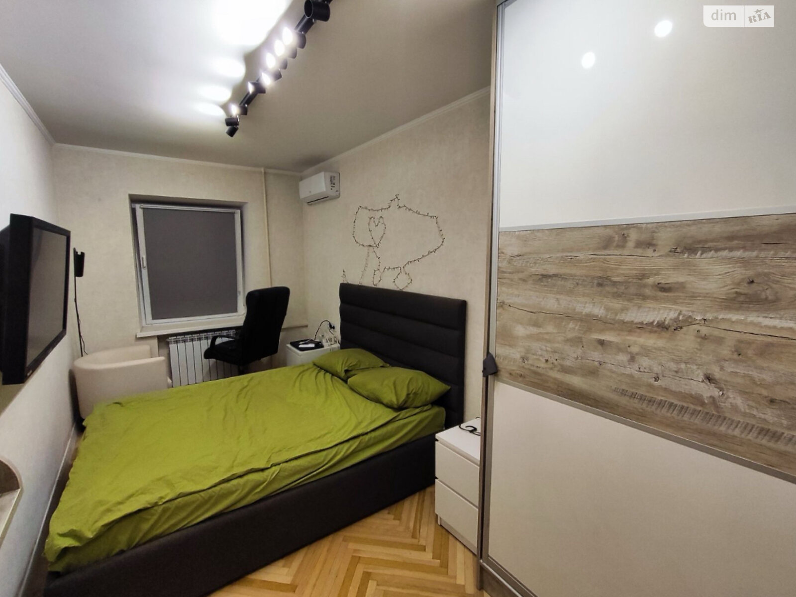 Two-room apartment in Pechersk district with modern renovation
