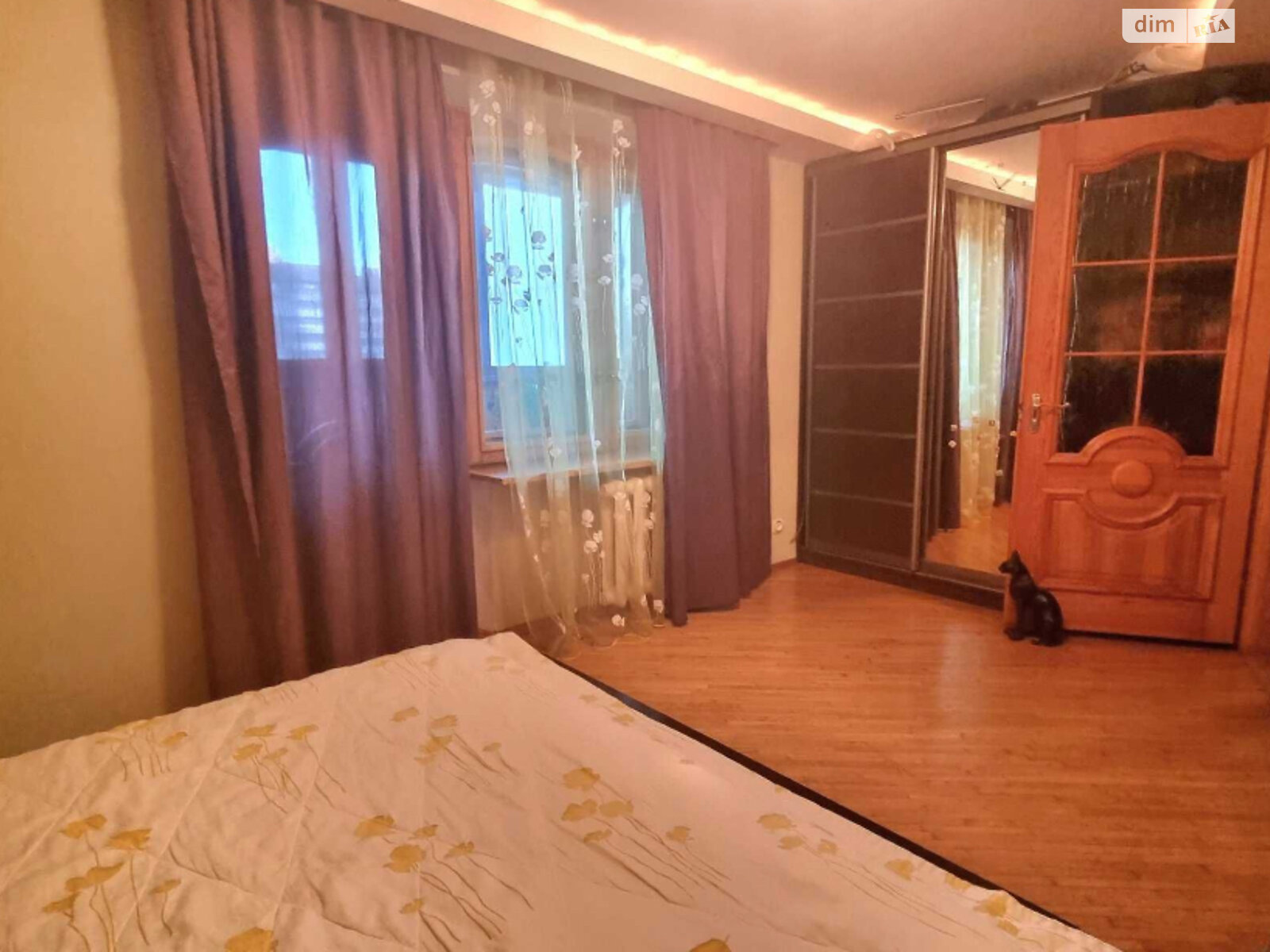 3-Room Apartment on Rabochaya Street, Convenient Location