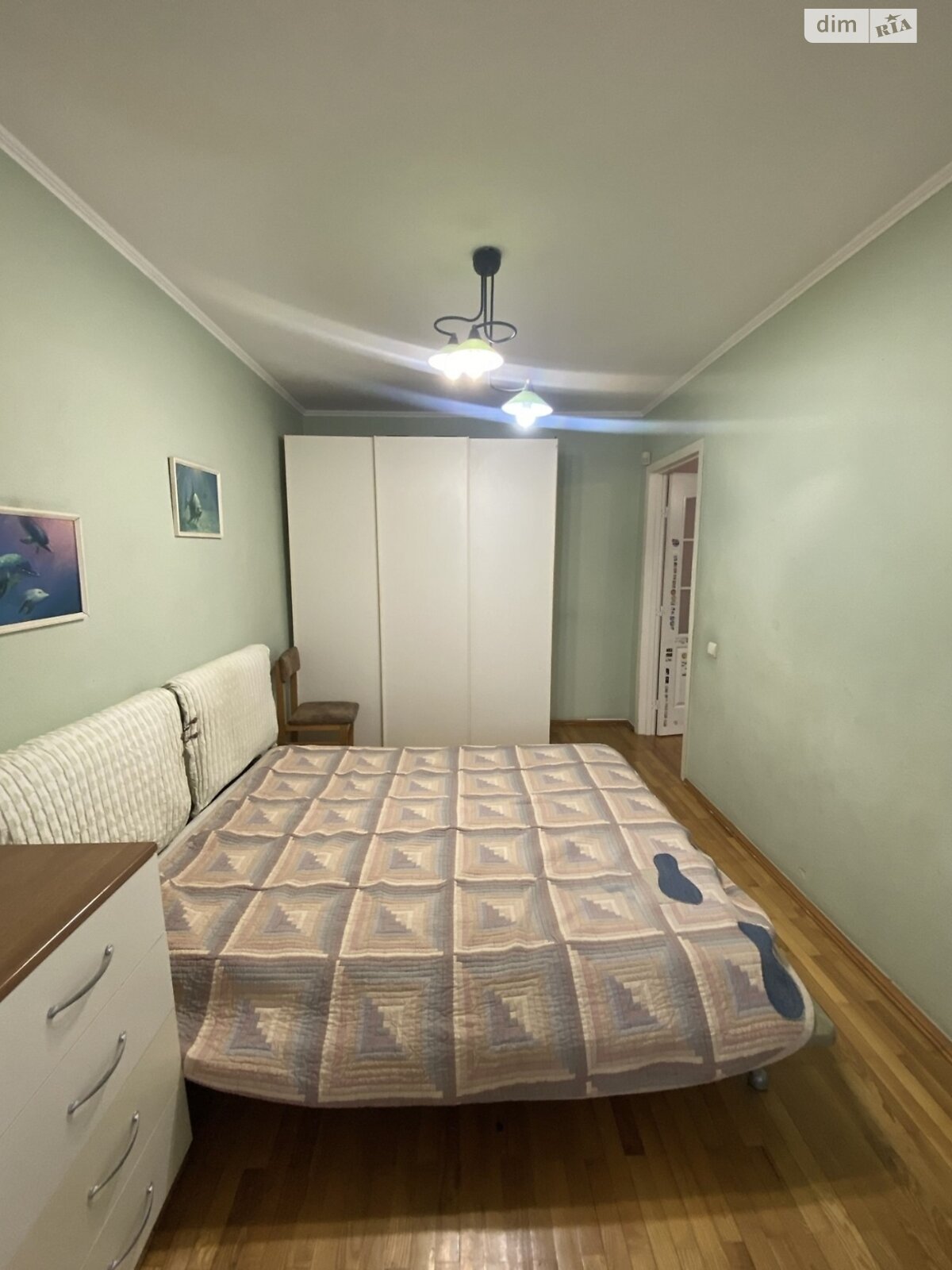 Дүкен орталығына жақын престижді аудандағы 3 бөлмелі пәтер