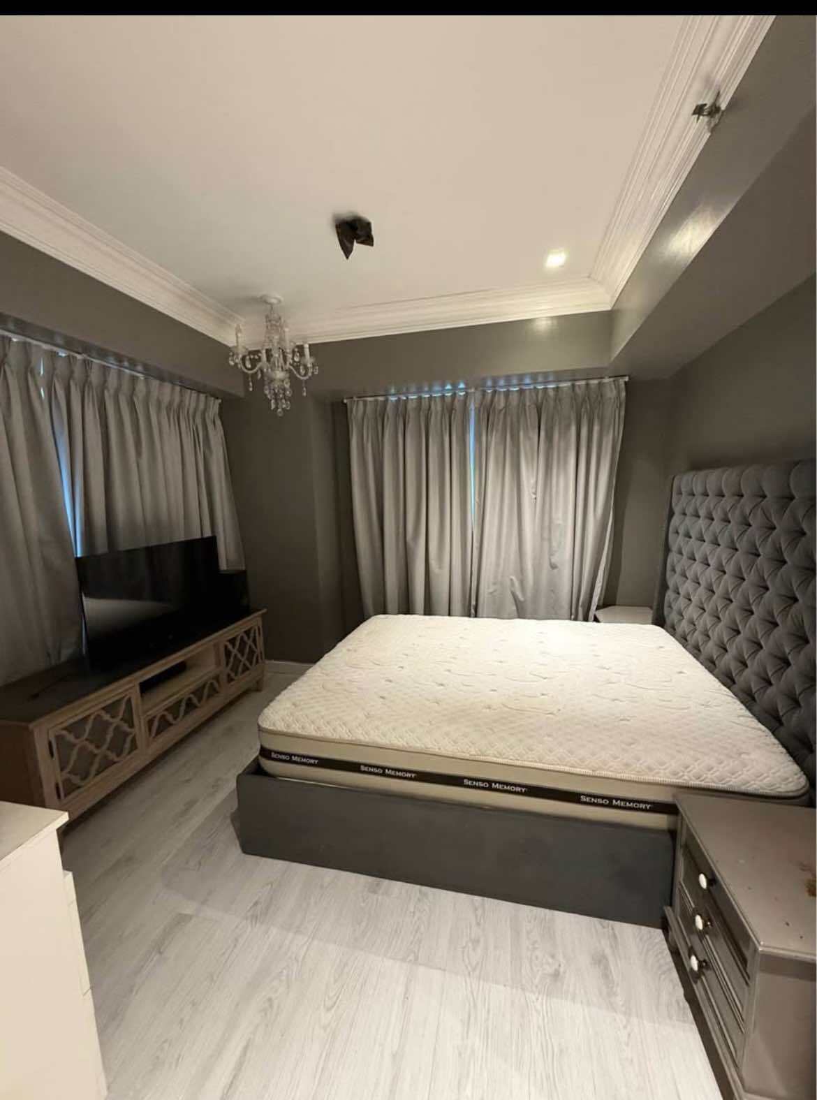 Two Serendra - Red Oak Tower, толық жабдықталған 2 бөлмелі пәтер