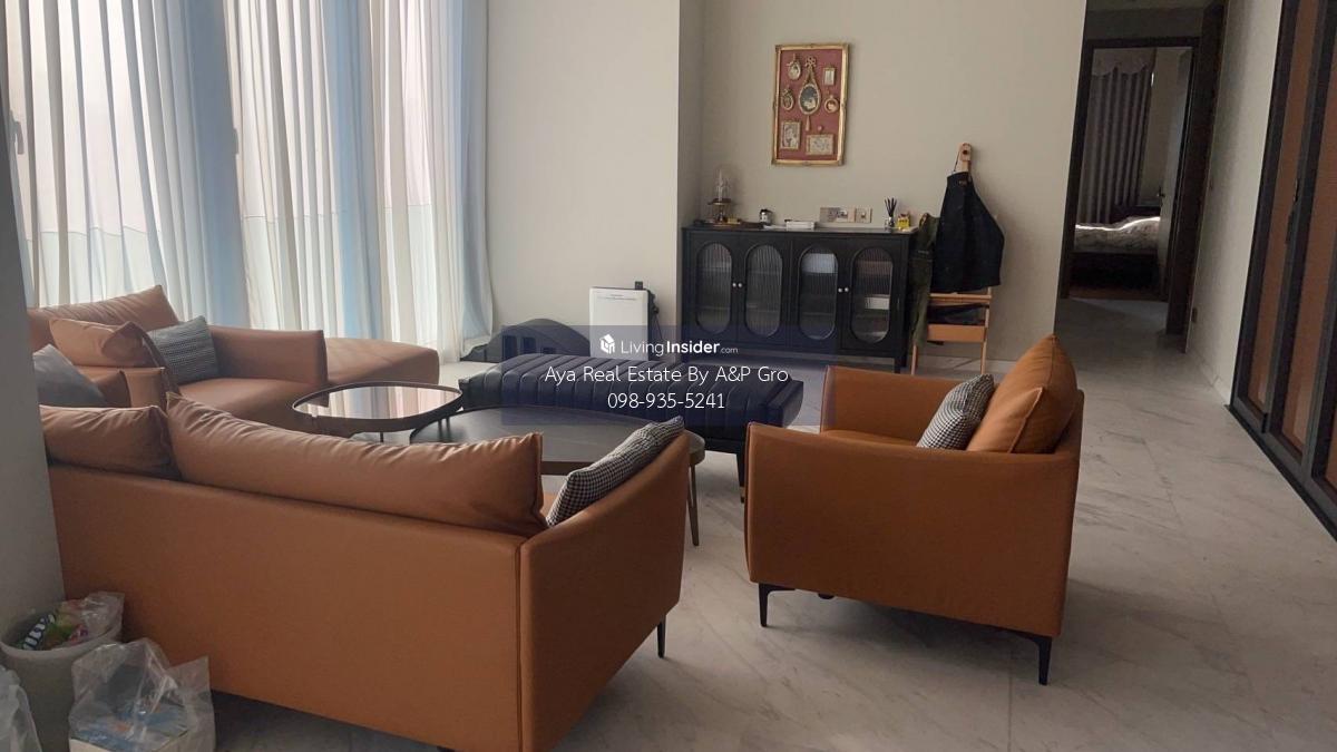 The Monument Thonglo - Luxurious 2-Bedroom Condo near BTS