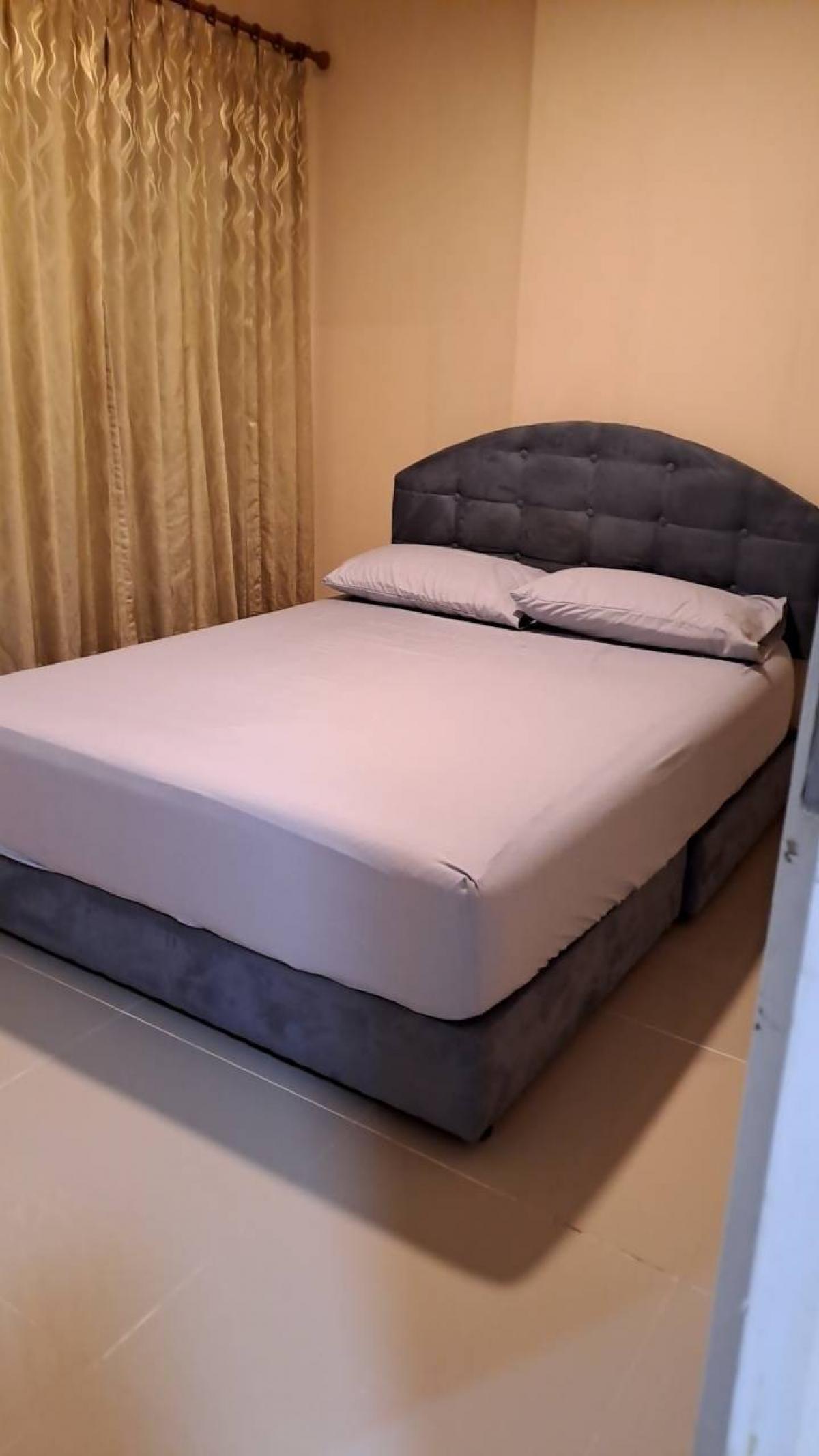New Fully Furnished Room with Pool View at The Parkland Srinakarin
