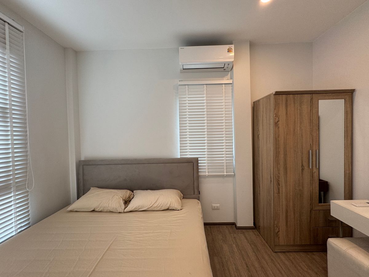 Grande Pleeno Sukhumvit - Бангнадағы 4 жатқа бөлмелі таунхаус
